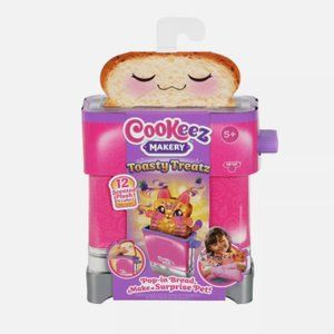 Cookeez Makery Toasty Treatz Toaster with Scented Plush, Styles Vary, Ages 5+